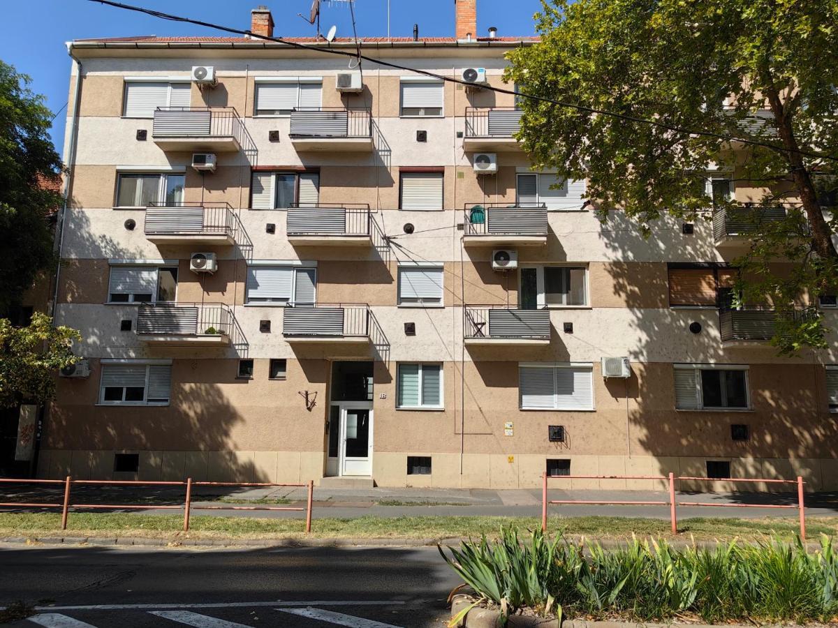 Oasis Apartman Ii. Szeged Exterior foto